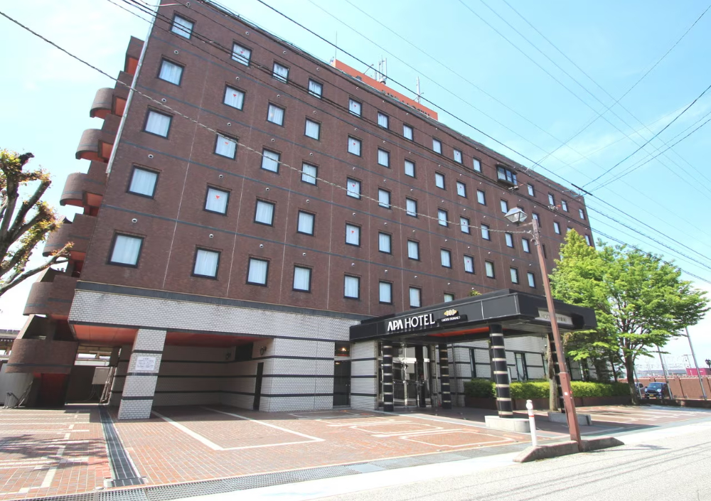 アパホテル〈魚津駅前〉