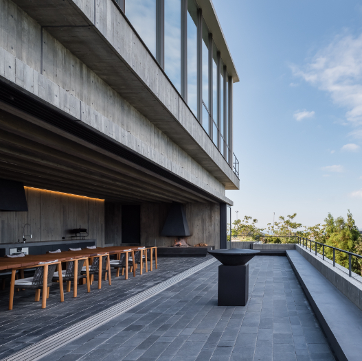 The Stratum（ザ・ストラタム）